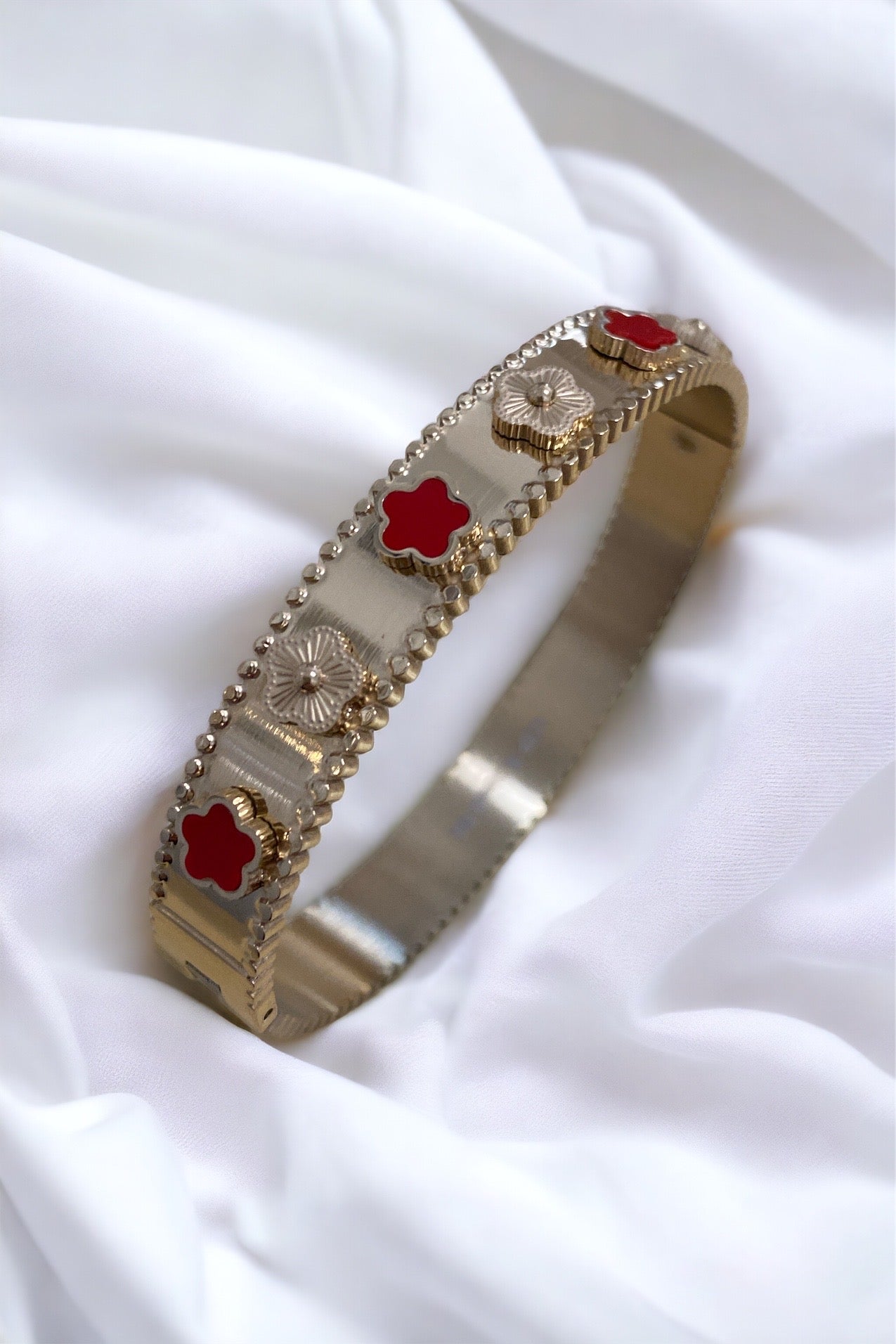 Bracelet Inspiration trèfle 
 rouge l’unité